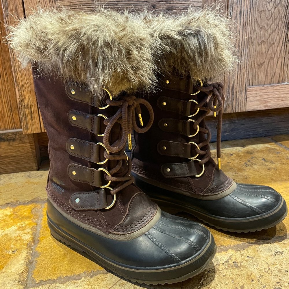 Sorel Joan of Arctic boots- LIKE NEW! Wmn's size 8